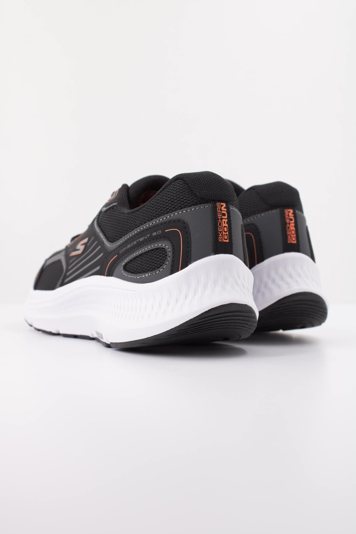 SKECHERS GO RUN CONSISTENT . en color NEGRO  (4)