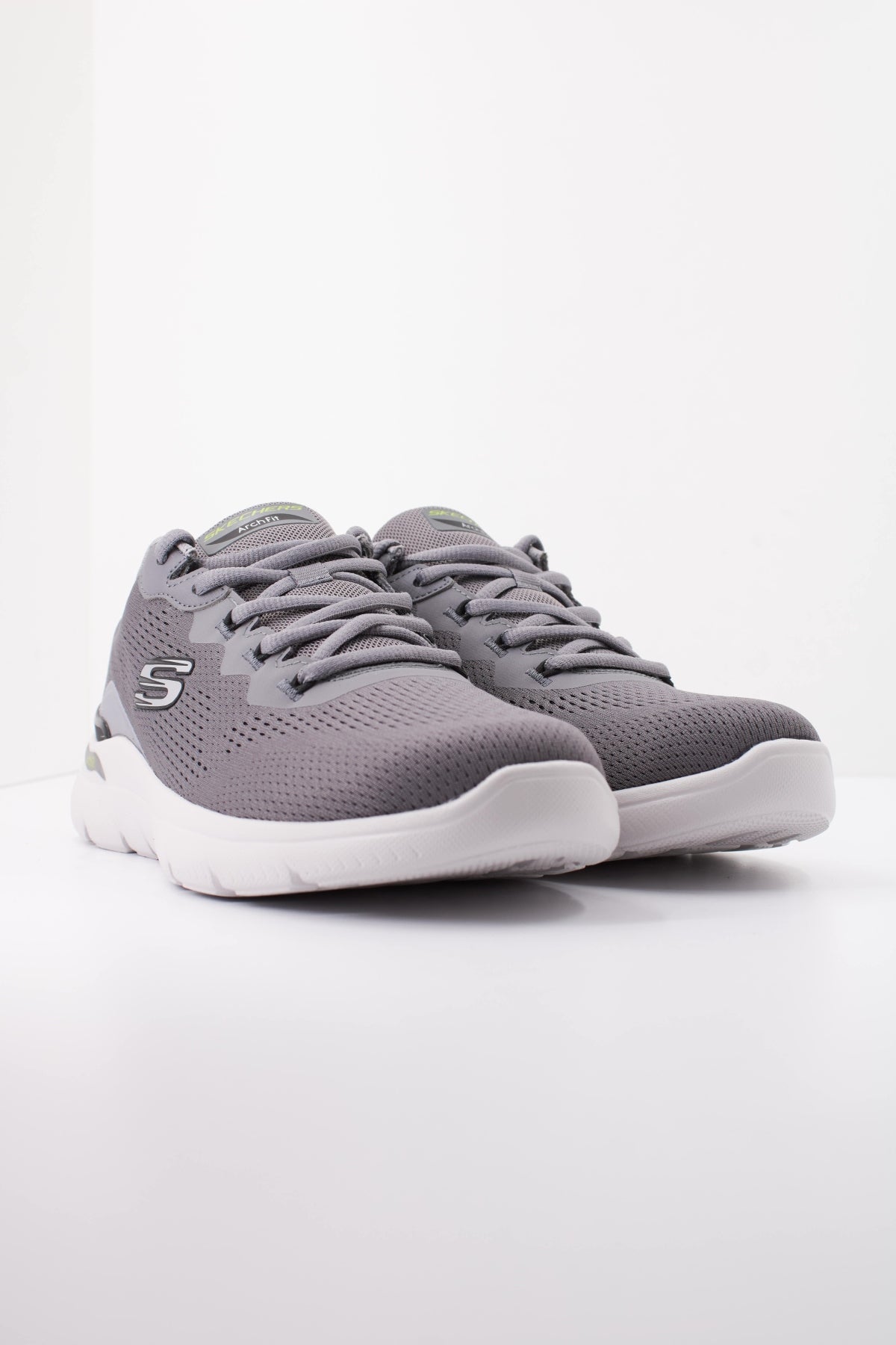 SKECHERS ARCH FIT SUMMITS - KRAVEL en color GRIS  (2)