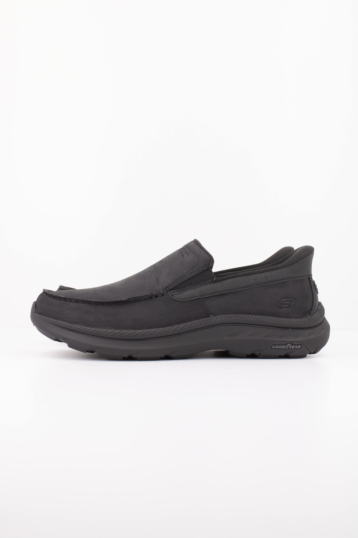 SKECHERS S POLLARD OSGOOD en color NEGRO  (1)