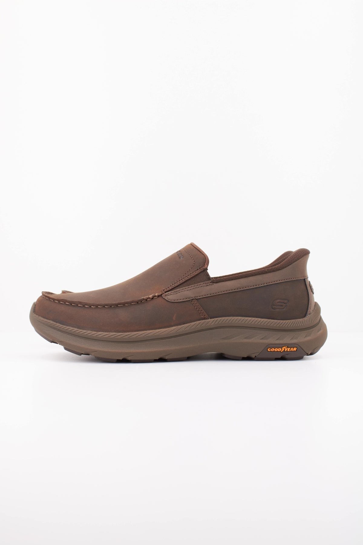 SKECHERS S POLLARD OSGOOD en color   (1)