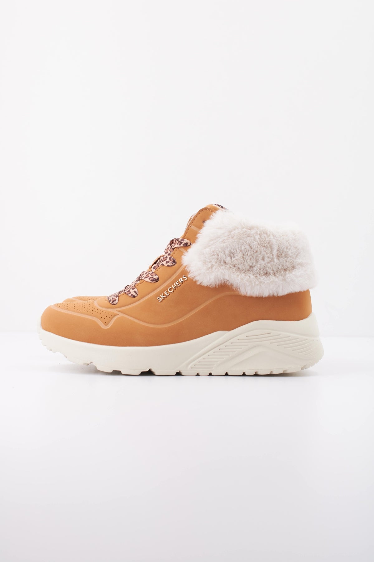 SKECHERS LS en color MARRON CLARO  (1)