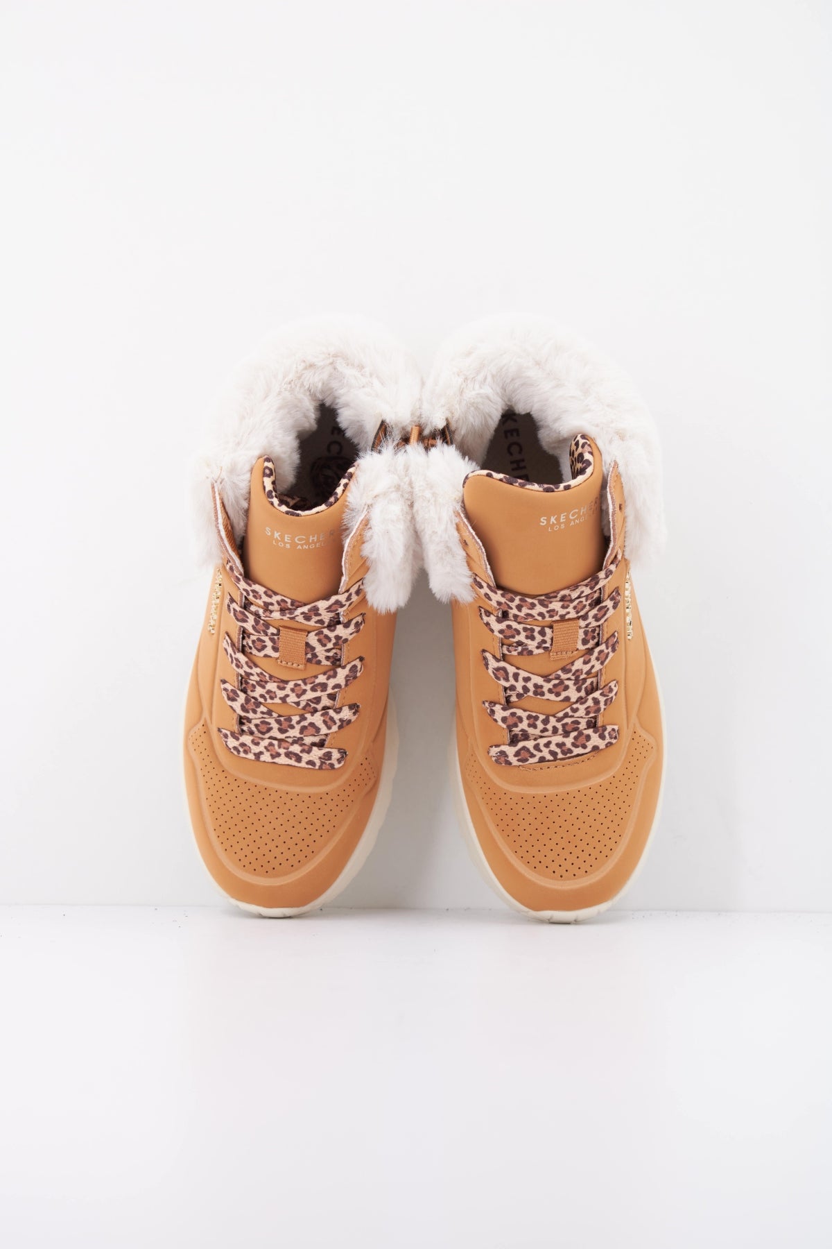 SKECHERS LS en color MARRON CLARO  (3)