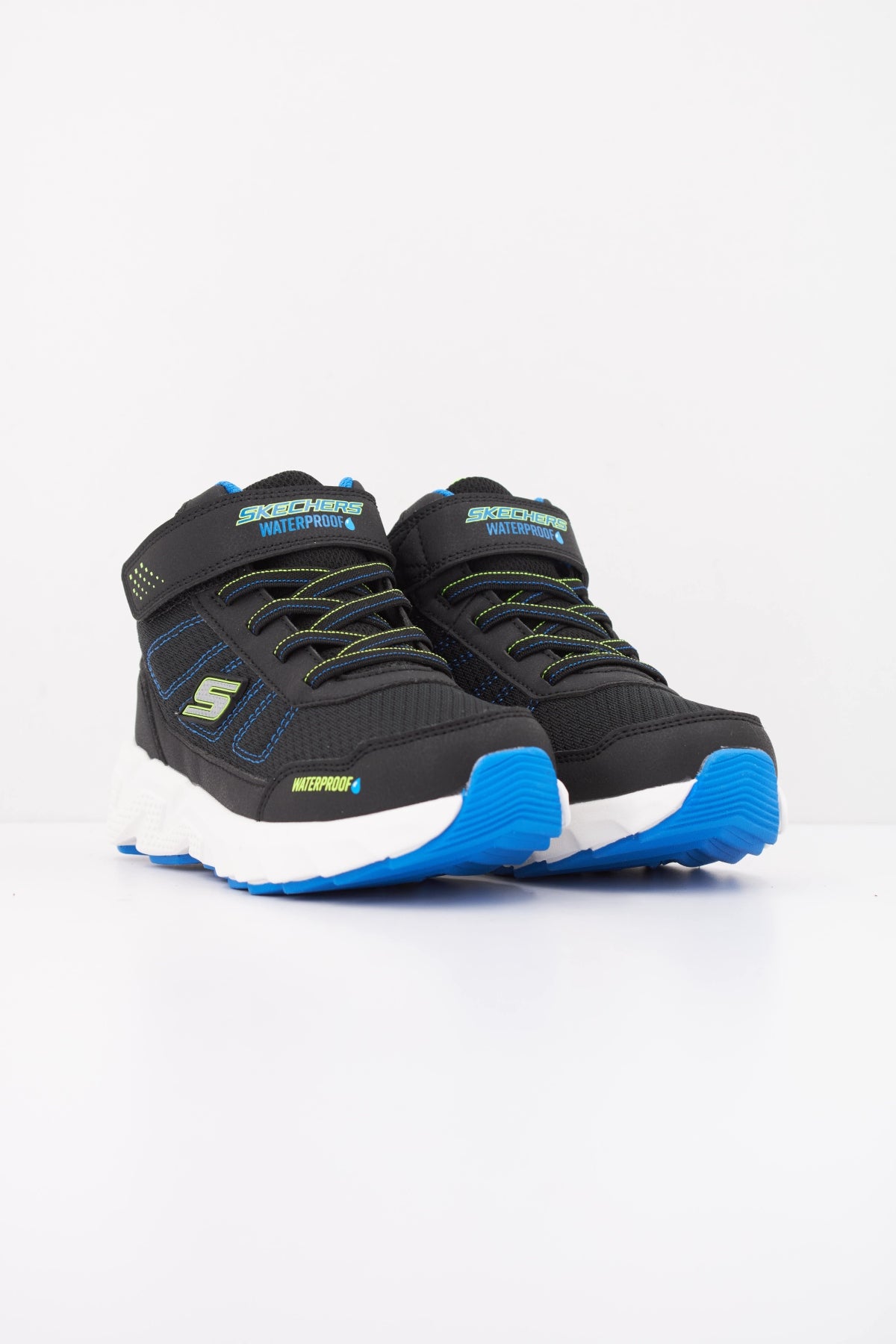 SKECHERS LS  en color NEGRO  (2)