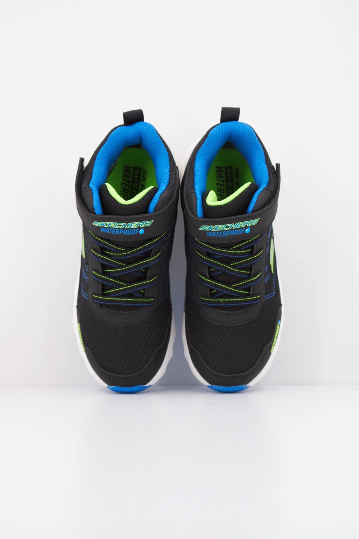 SKECHERS LS  en color NEGRO  (3)