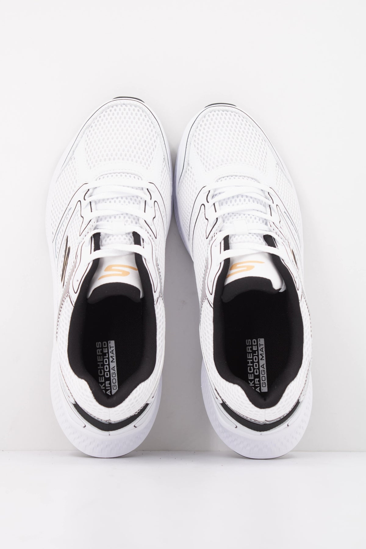 SKECHERS  en color BLANCO  (3)