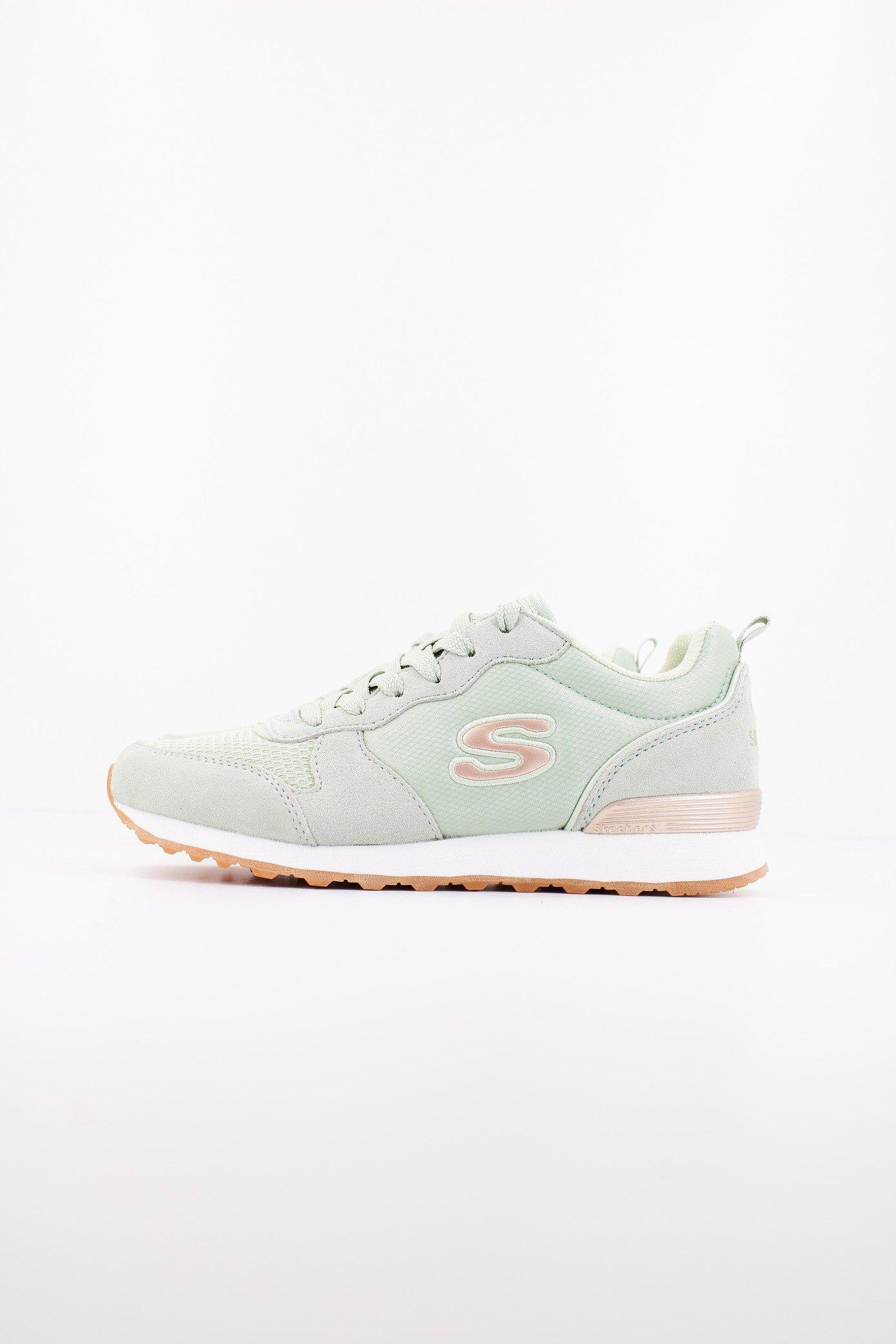 SKECHERS RETROS-OG -GOLDN GURL en color VERDE  (1)
