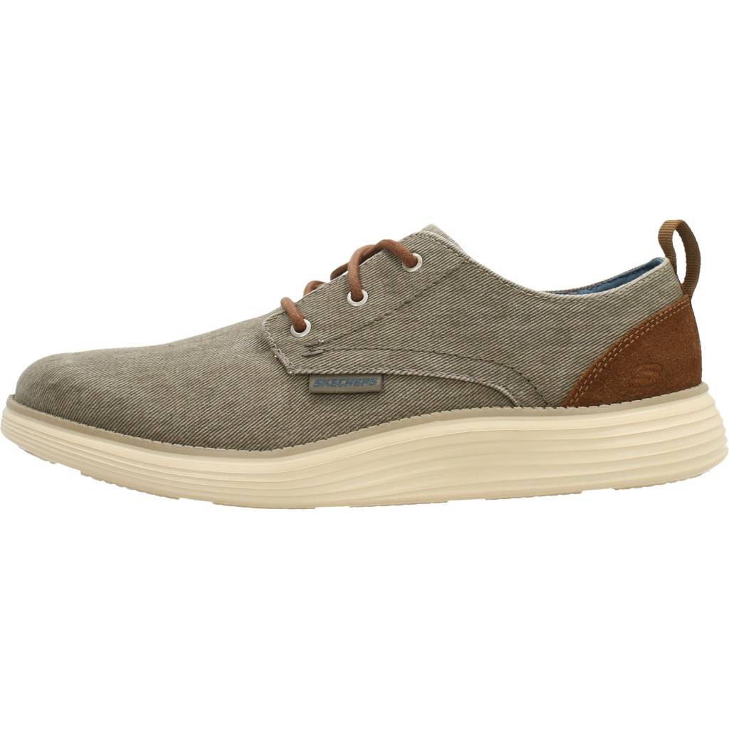 SKECHERS STATUS . PEXTON en color MARRON CLARO  (2)