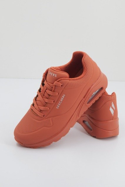 SKECHERS UNO STAND ON AIR en color NARANJA  (3)