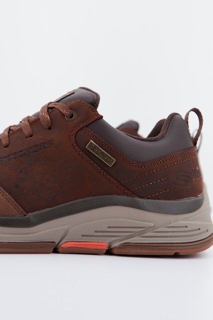 SKECHERS BENGAO en color MARRON  (2)