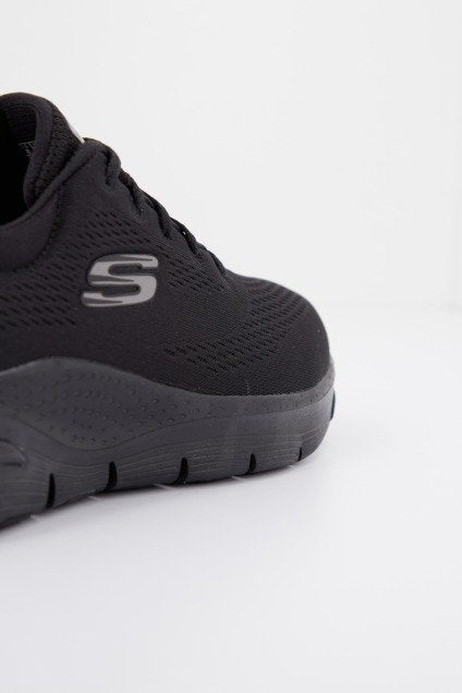 SKECHERS ARCH FIT  en color NEGRO  (4)