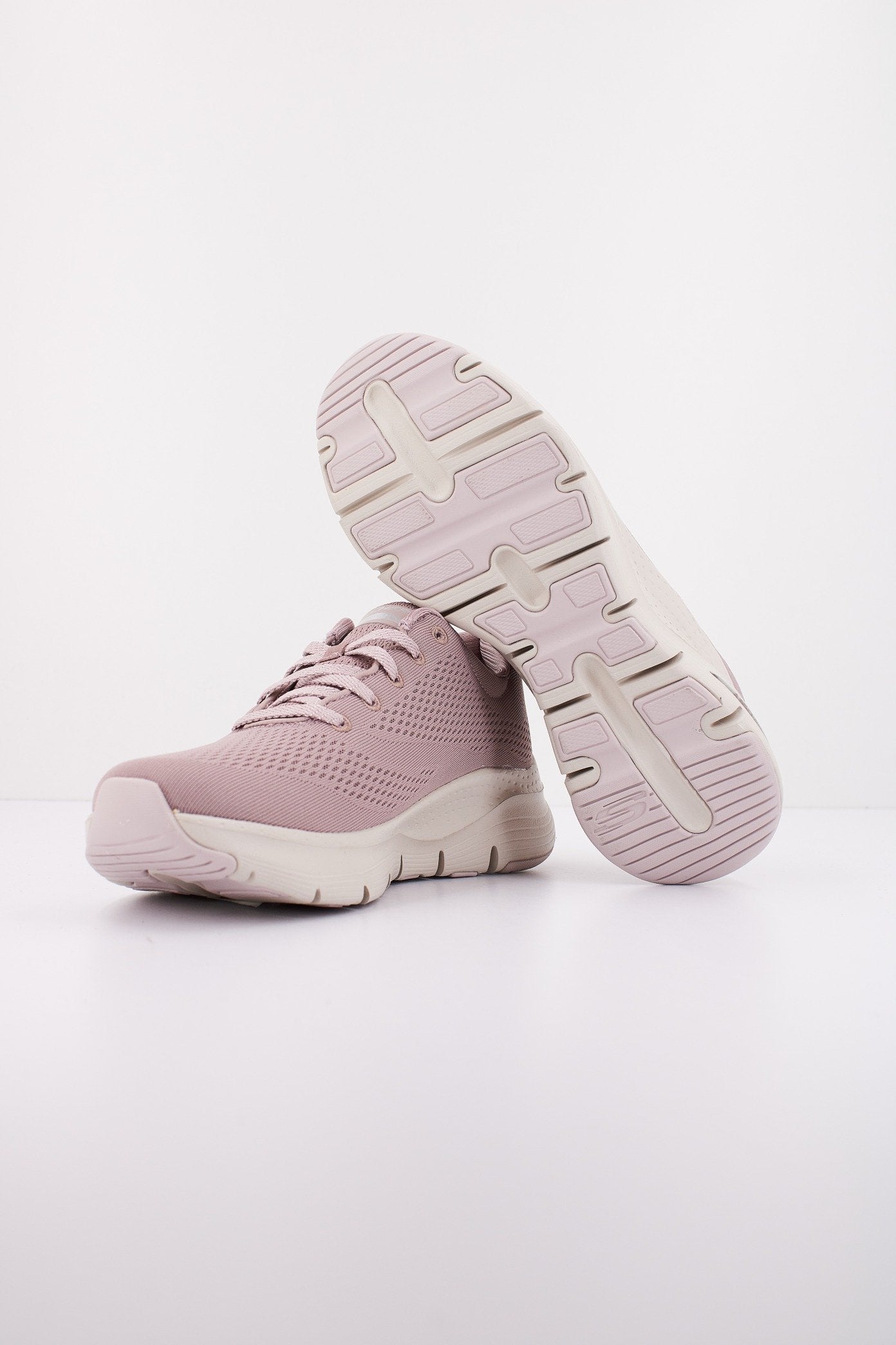 SKECHERS  SKECHERS ARCH FIT en color MARRON CLARO  (4)