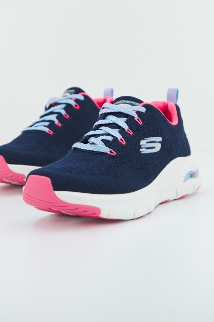 SKECHERS ARCH FIT - COMFY WAVE en color AZUL  (1)