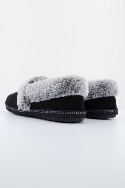 SKECHERS COZY CAMPFIRE en color NEGRO  (3)