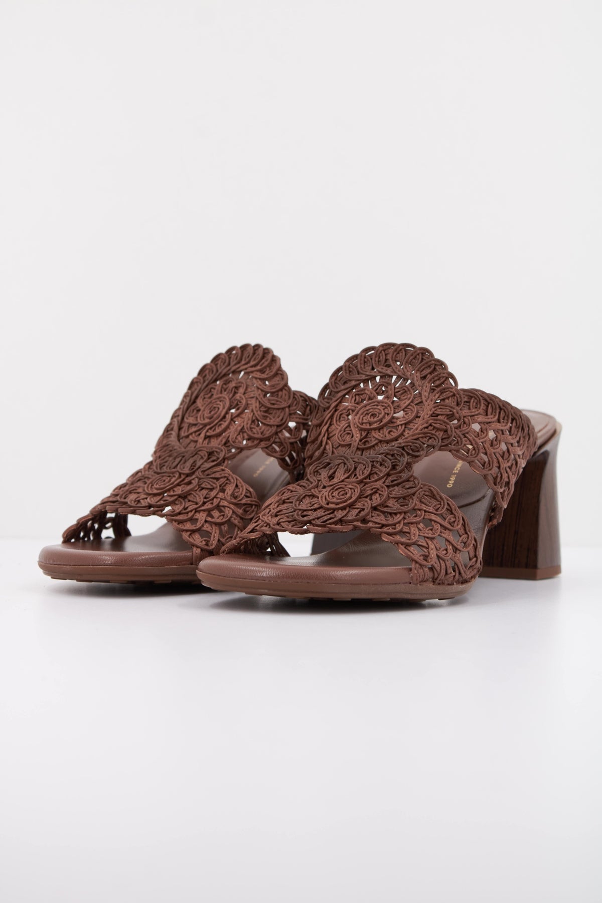 HISPANITAS HV en color MARRON  (2)
