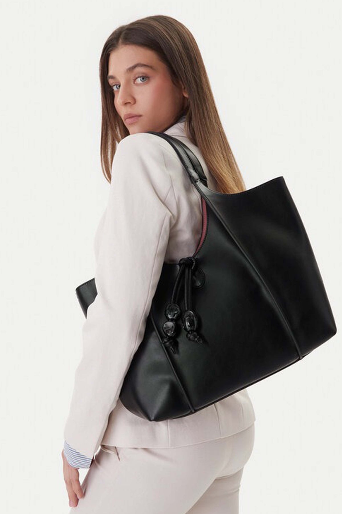 HISPANITAS BV en color NEGRO  (1)