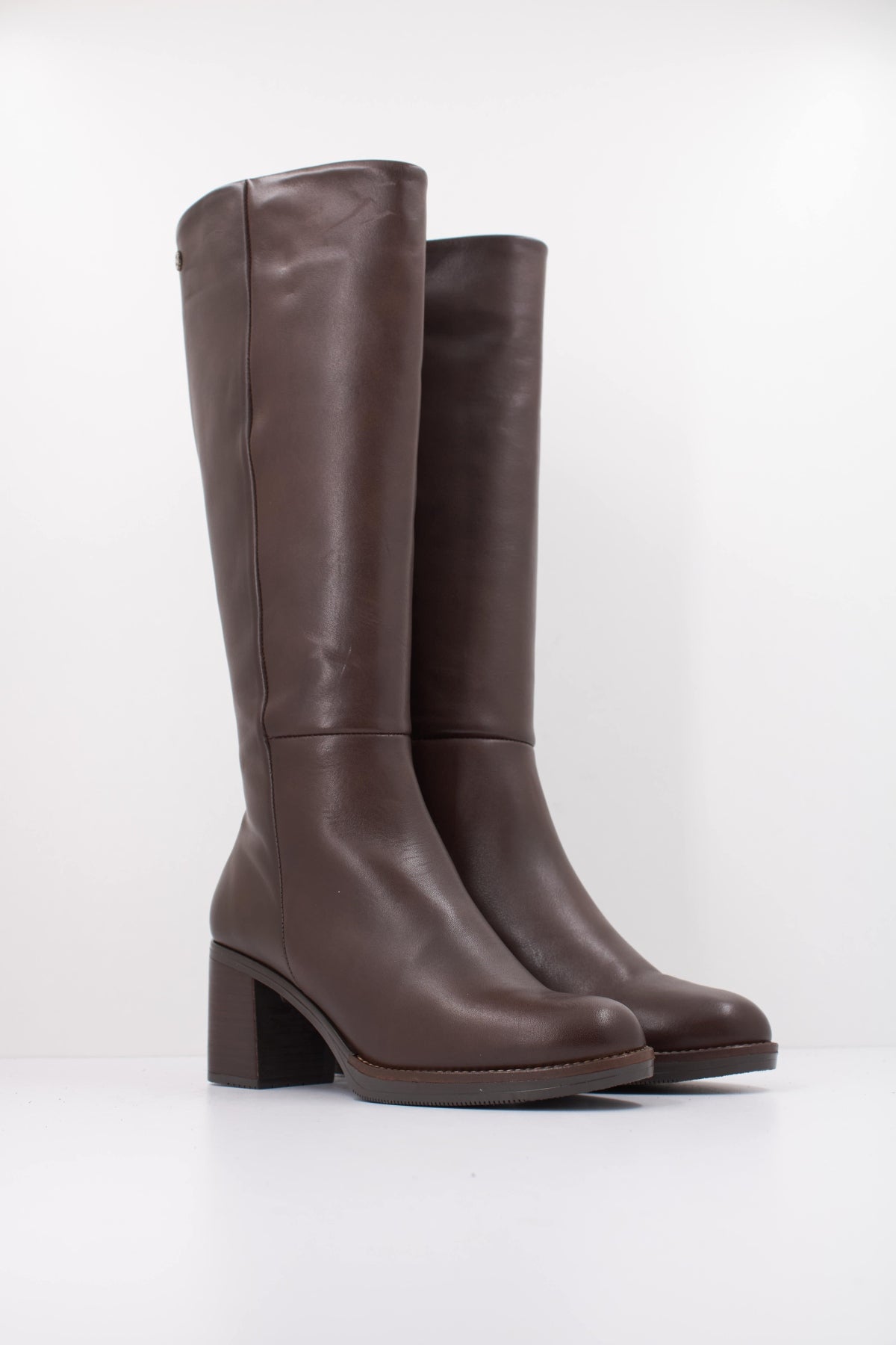 PORRONET PO BOTA ROBLE  en color MARRON  (2)
