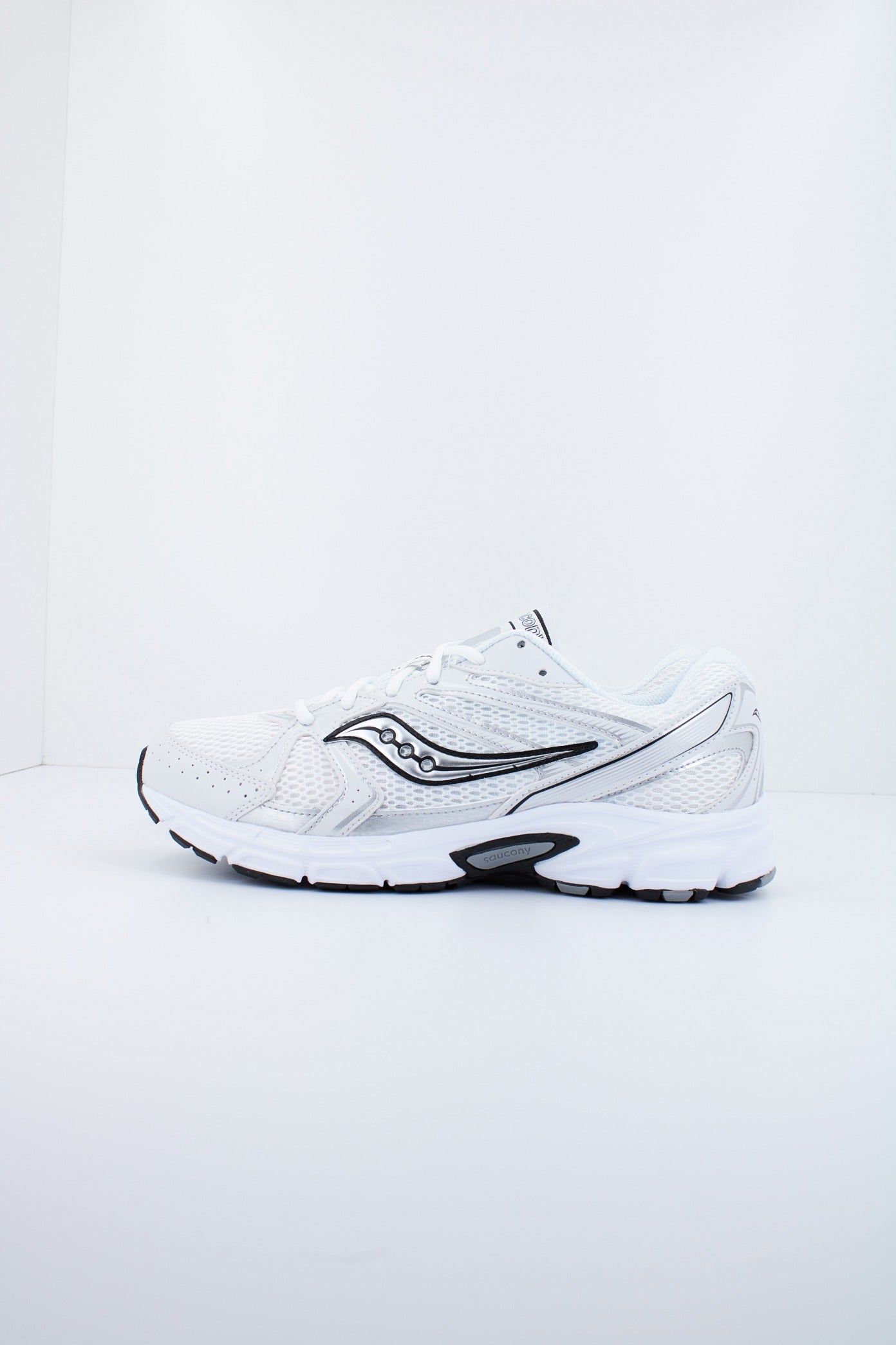 SAUCONY RIDE MILLENNIUM en color BLANCO  (1)