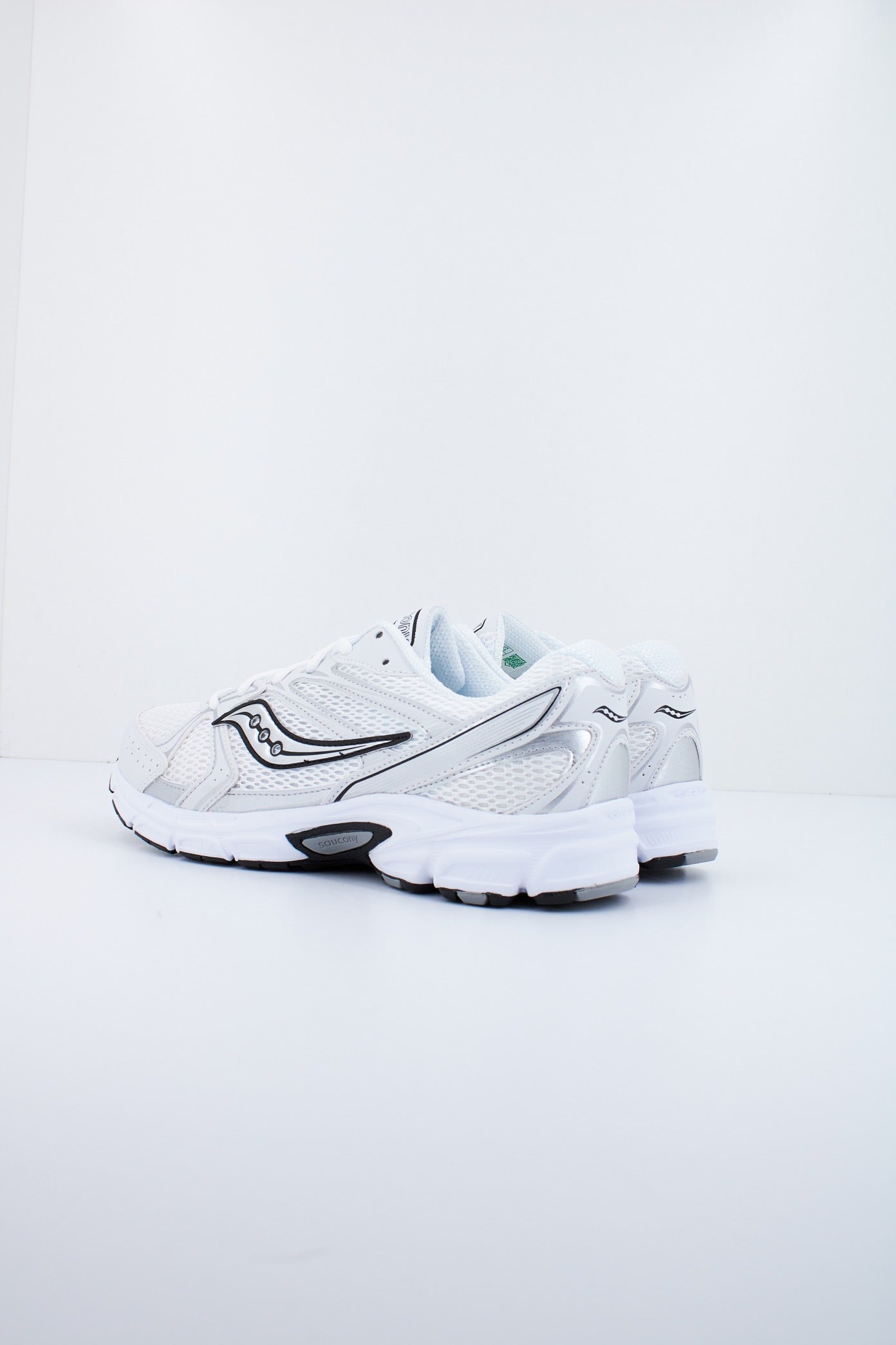 SAUCONY RIDE MILLENNIUM en color BLANCO  (3)