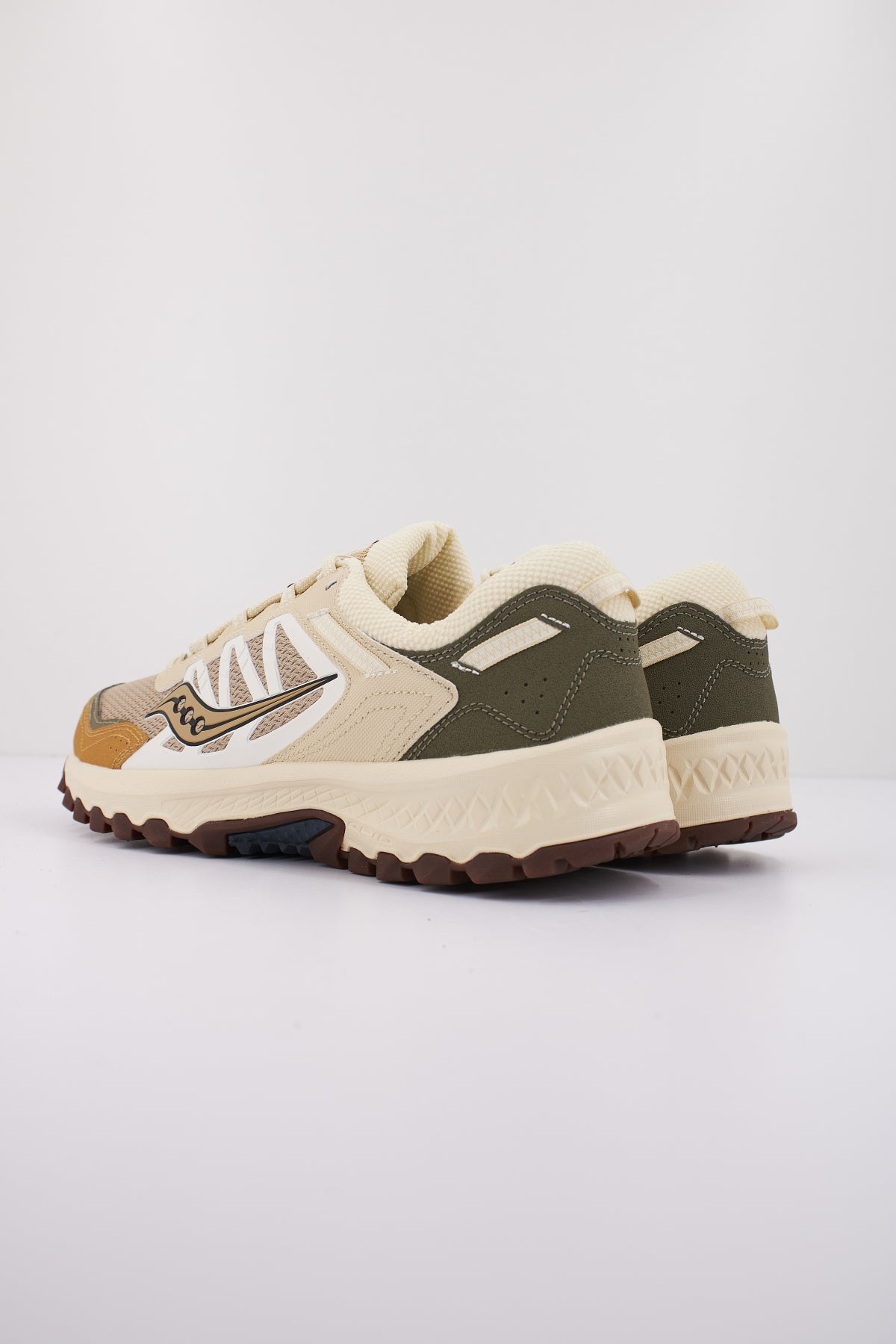 SAUCONY GRID PEAK en color MARRON CLARO  (3)