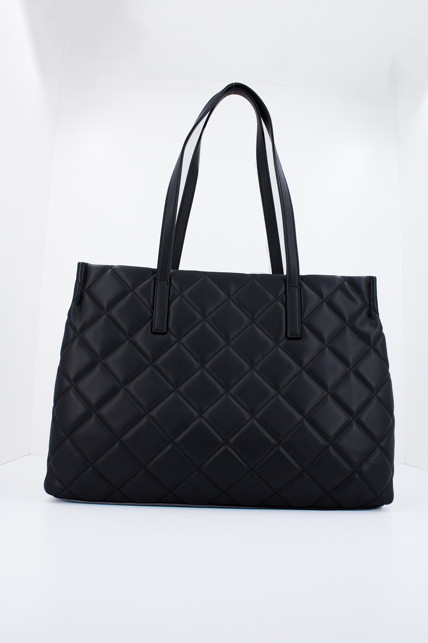 VALENTINO BAGS BORSE A SPALLA OCARINA en color NEGRO  (2)