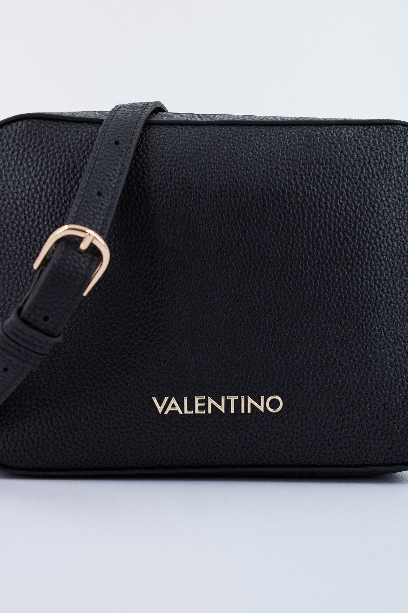 VALENTINO BAGS  BRIXTON en color NEGRO  (4)