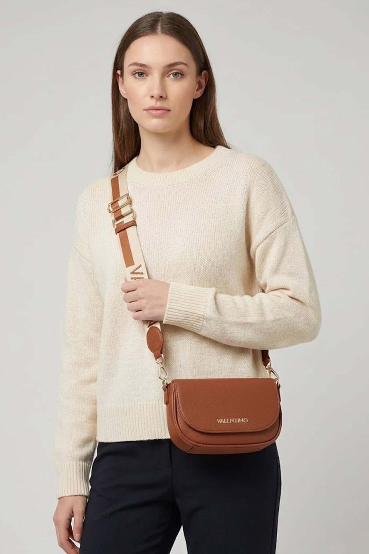 VALENTINO BAGS DORIS RE en color MARRON  (1)