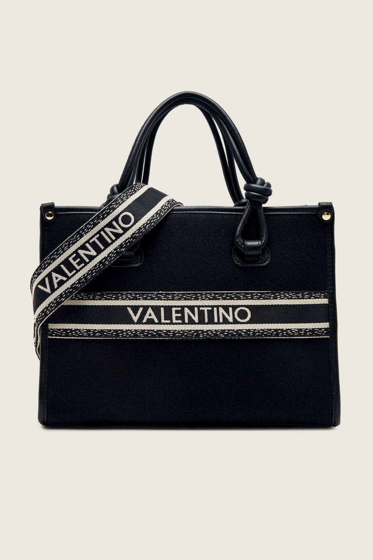 VALENTINO BAGS VBSABG WINTER AELLA en color NEGRO  (1)