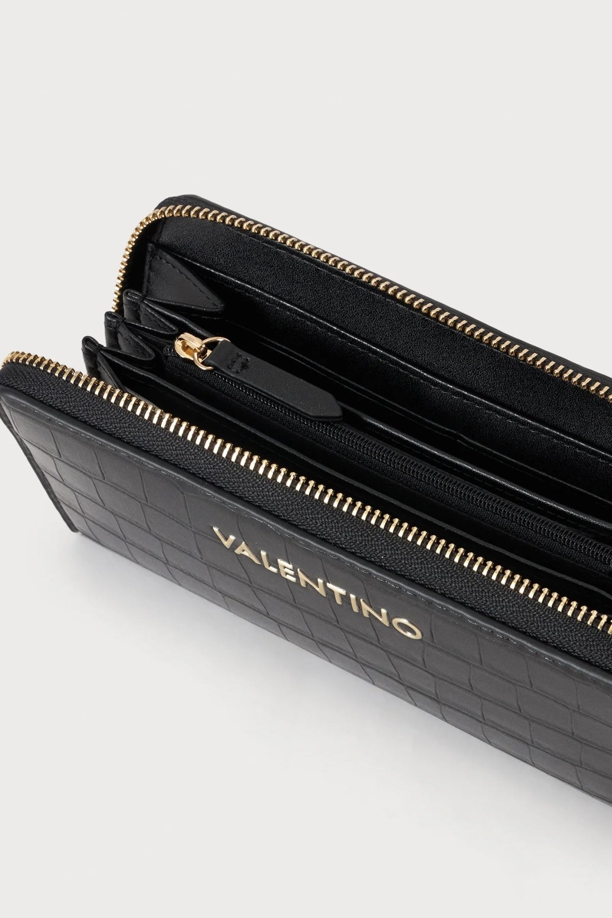 VALENTINO BAGS VPSA OPALINE RE en color NEGRO  (3)