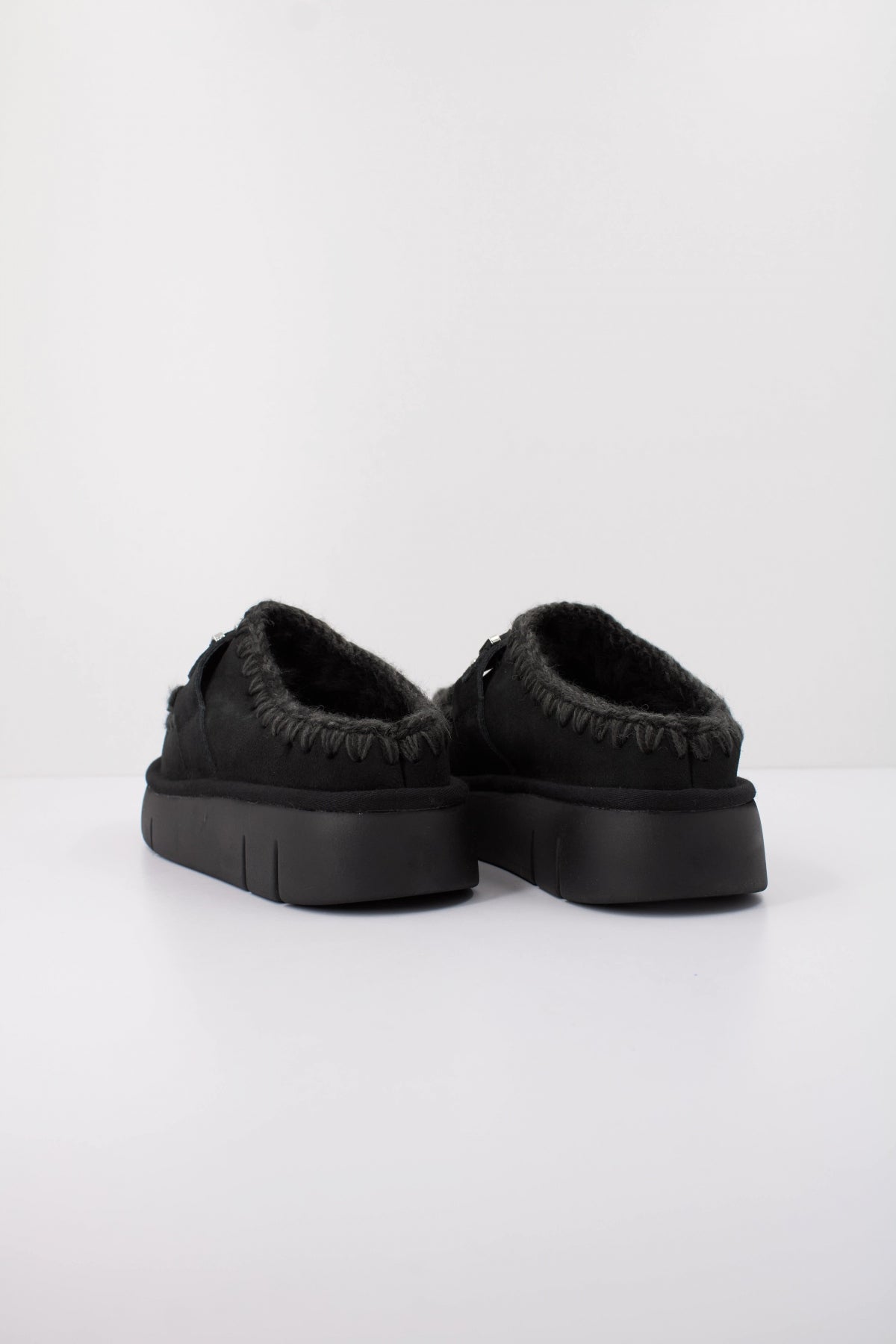 MOU BOUNCE CLOG METAL LOGO en color NEGRO  (4)