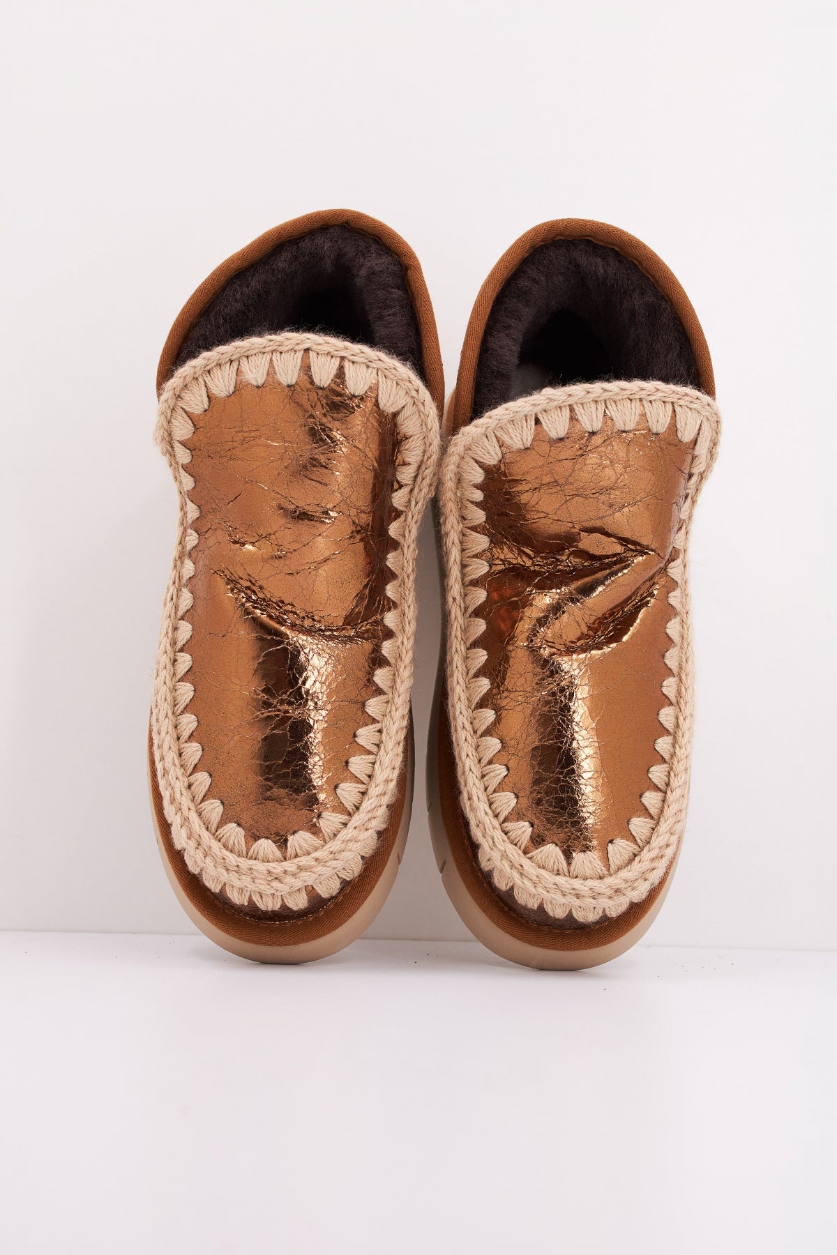 MOU ESKIMO BOUNCE SNEAKER en color ORO  (3)