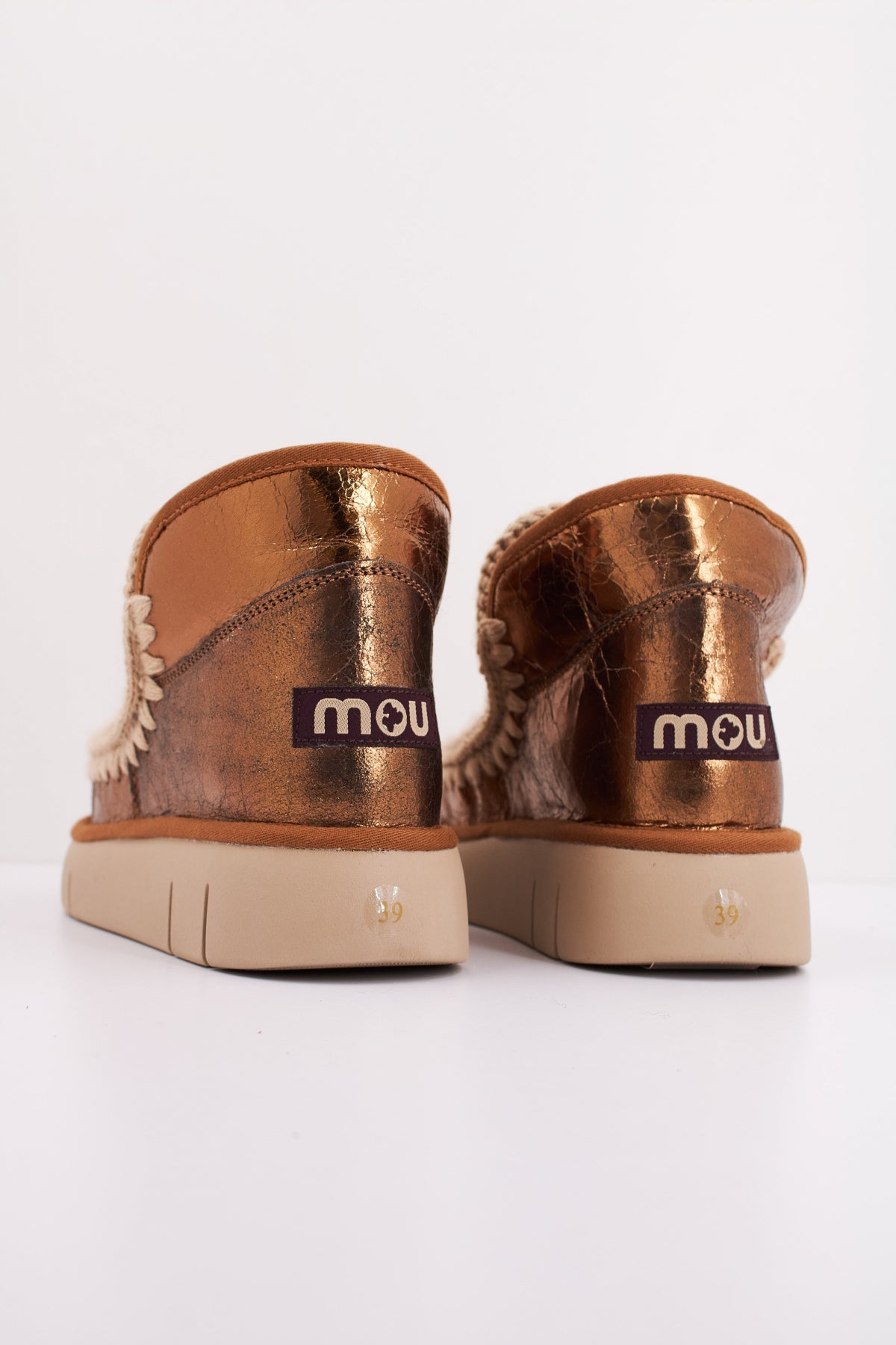 MOU ESKIMO BOUNCE SNEAKER en color ORO  (4)