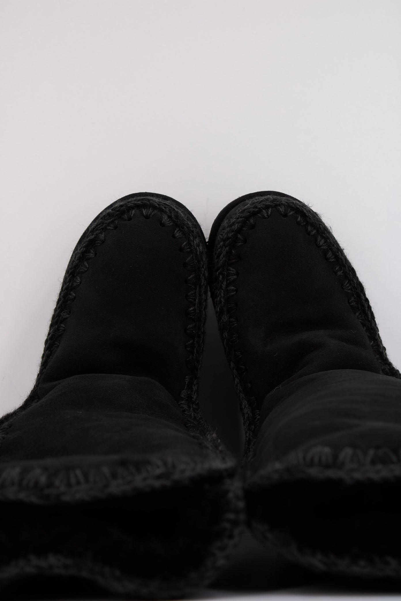 MOU ESKIMO  RHINESTONES LOGO en color NEGRO  (3)