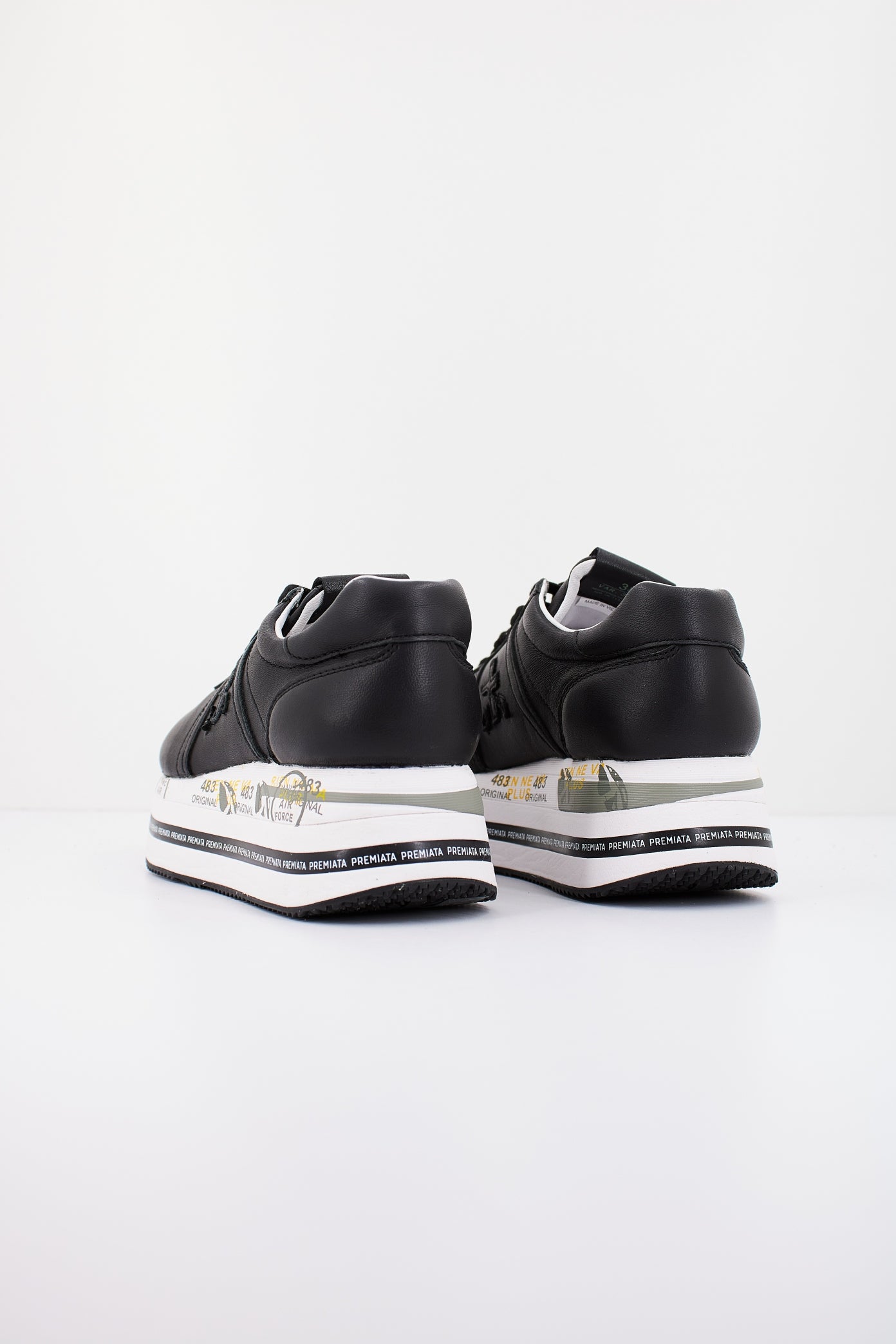 PREMIATA BETH  en color NEGRO  (3)