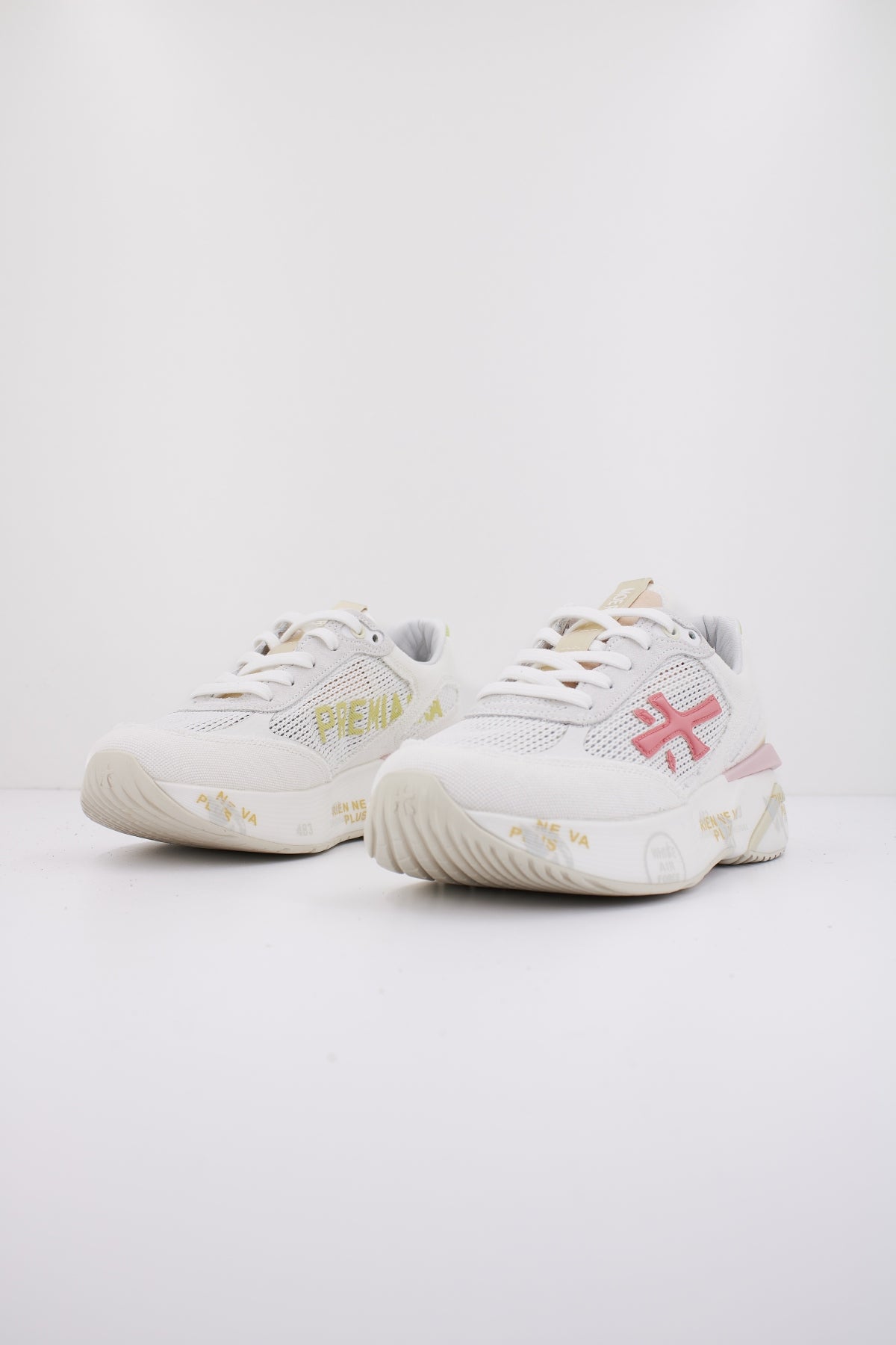 PREMIATA MOERUND  en color BLANCO  (2)