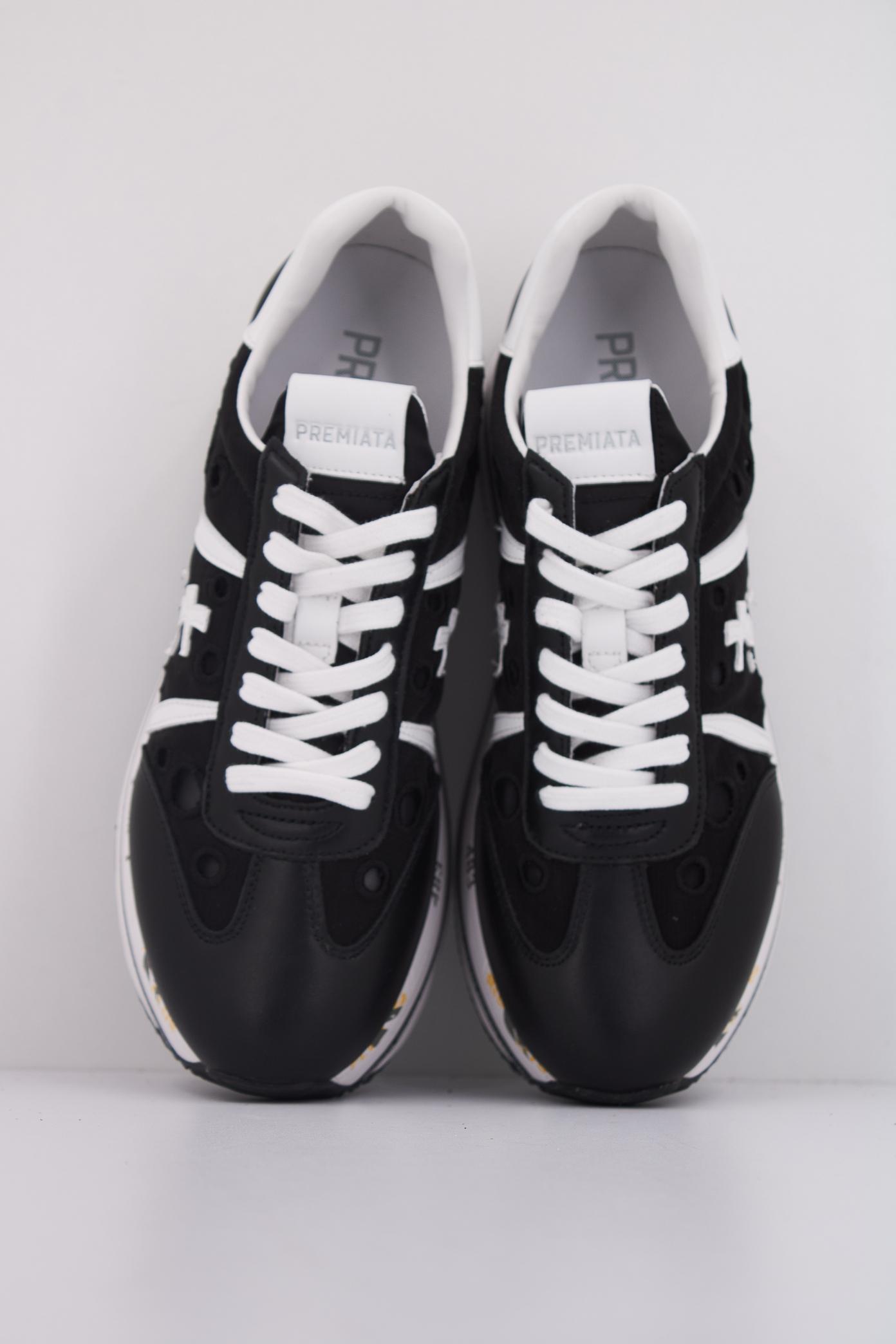 PREMIATA BETH  en color NEGRO  (3)