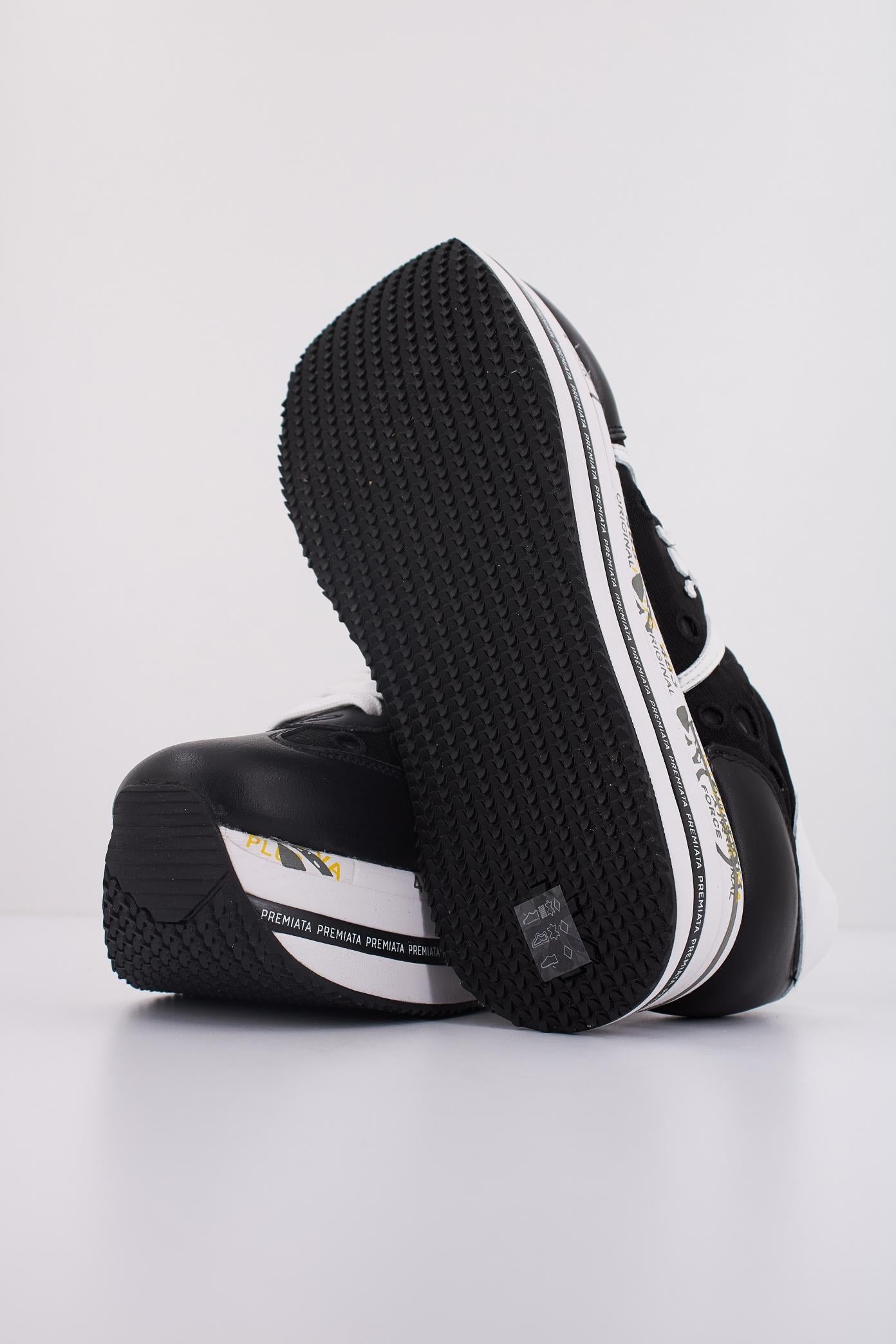 PREMIATA BETH  en color NEGRO  (5)