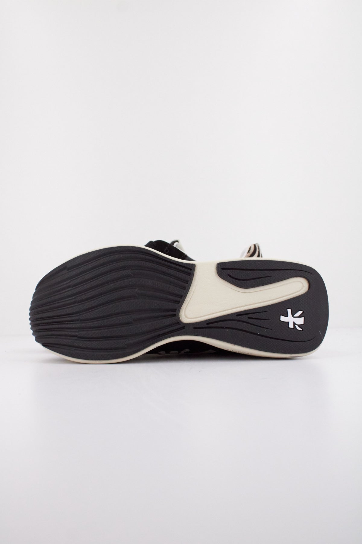 PREMIATA CASSIE  en color NEGRO  (5)