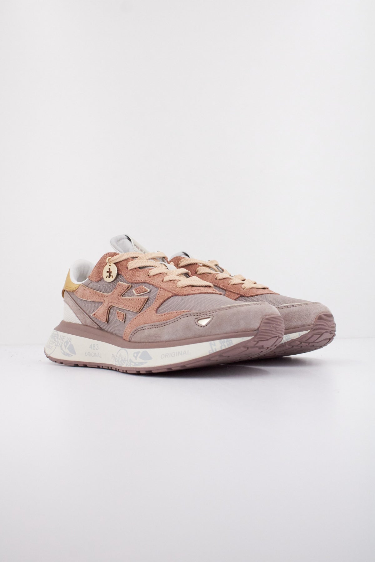 PREMIATA LAURYN  en color ROSA  (2)