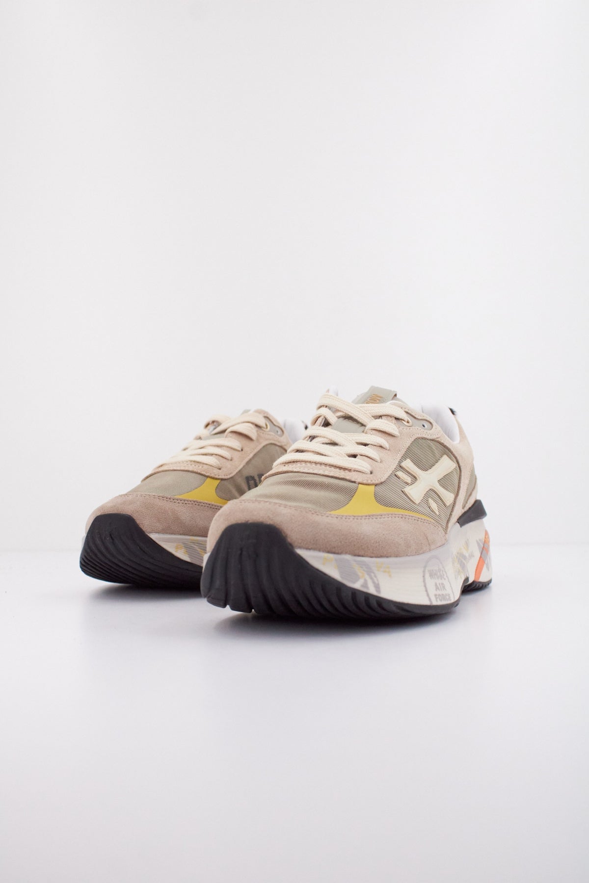PREMIATA MOERUND  en color BEIS  (2)