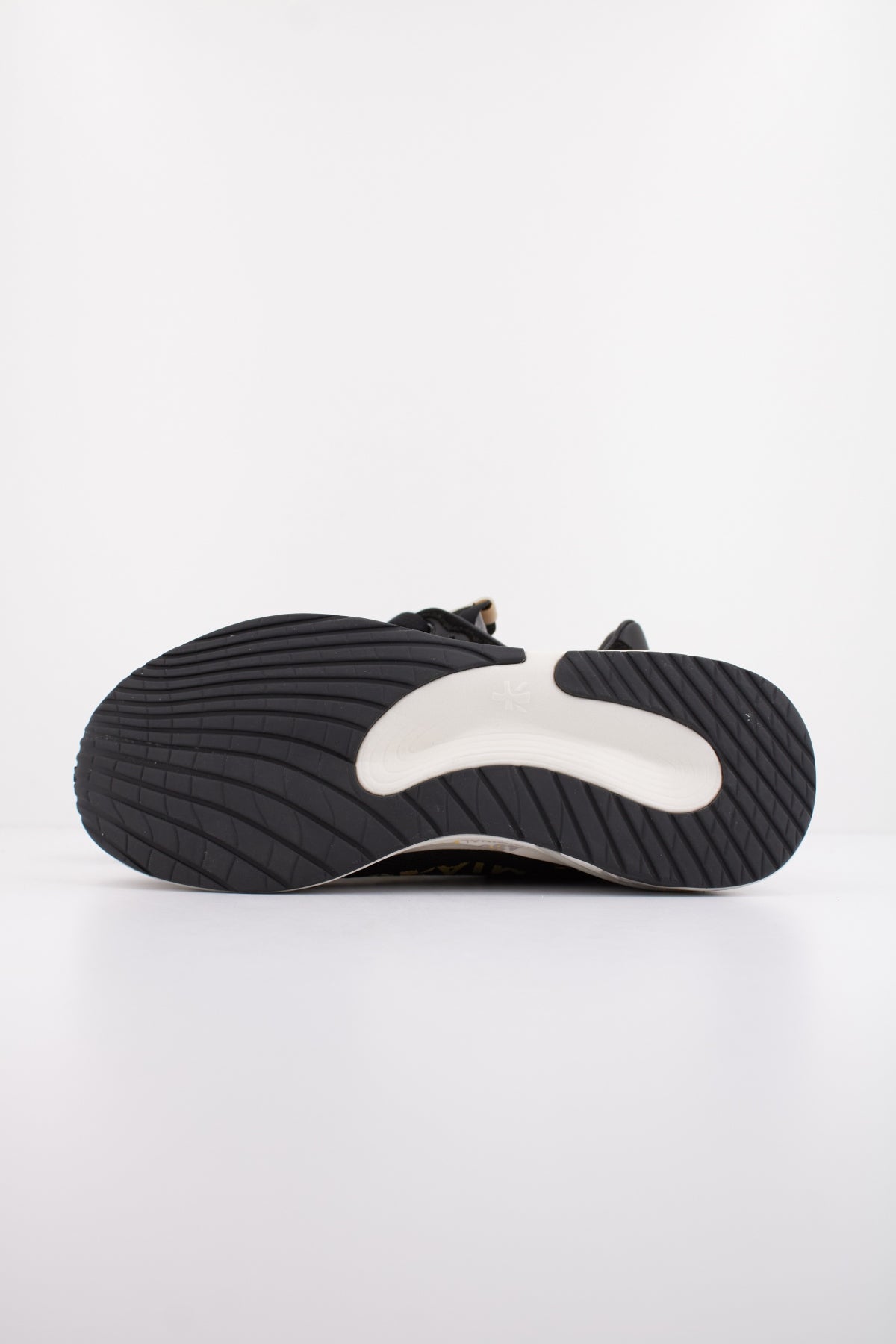 PREMIATA MOERUND en color NEGRO  (4)