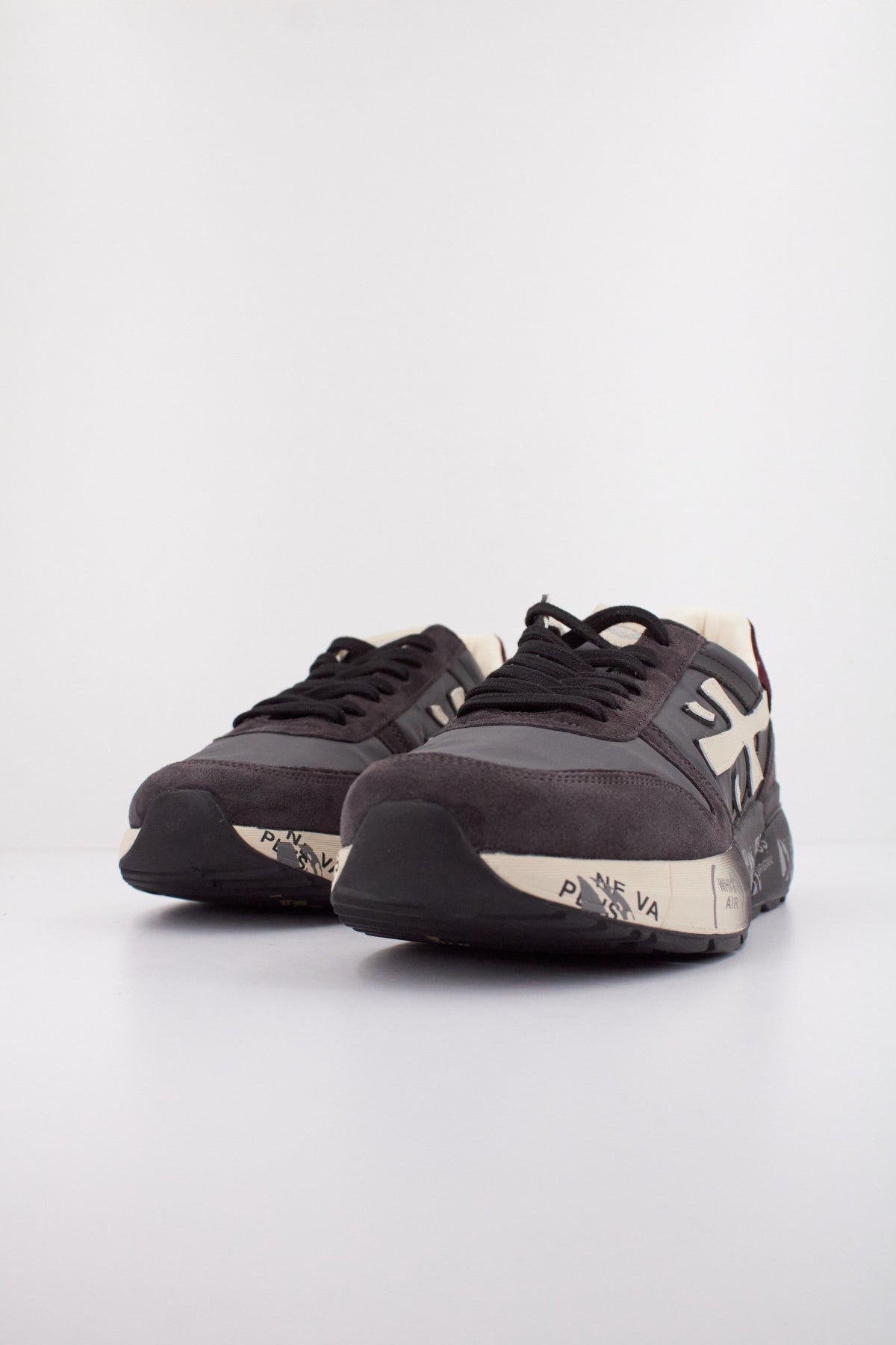 PREMIATA MICK  en color NEGRO  (2)