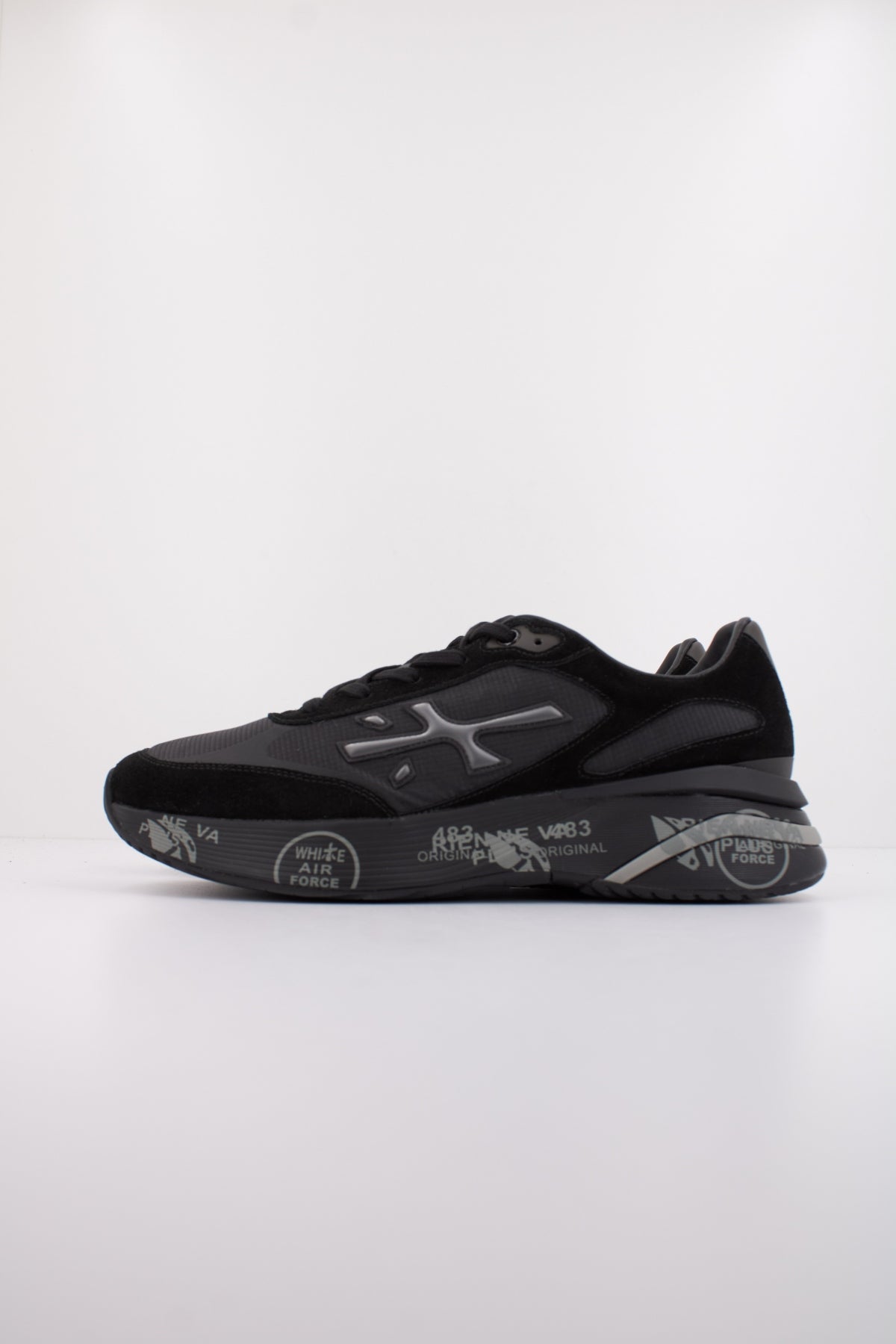 PREMIATA MOERUN  en color NEGRO  (1)