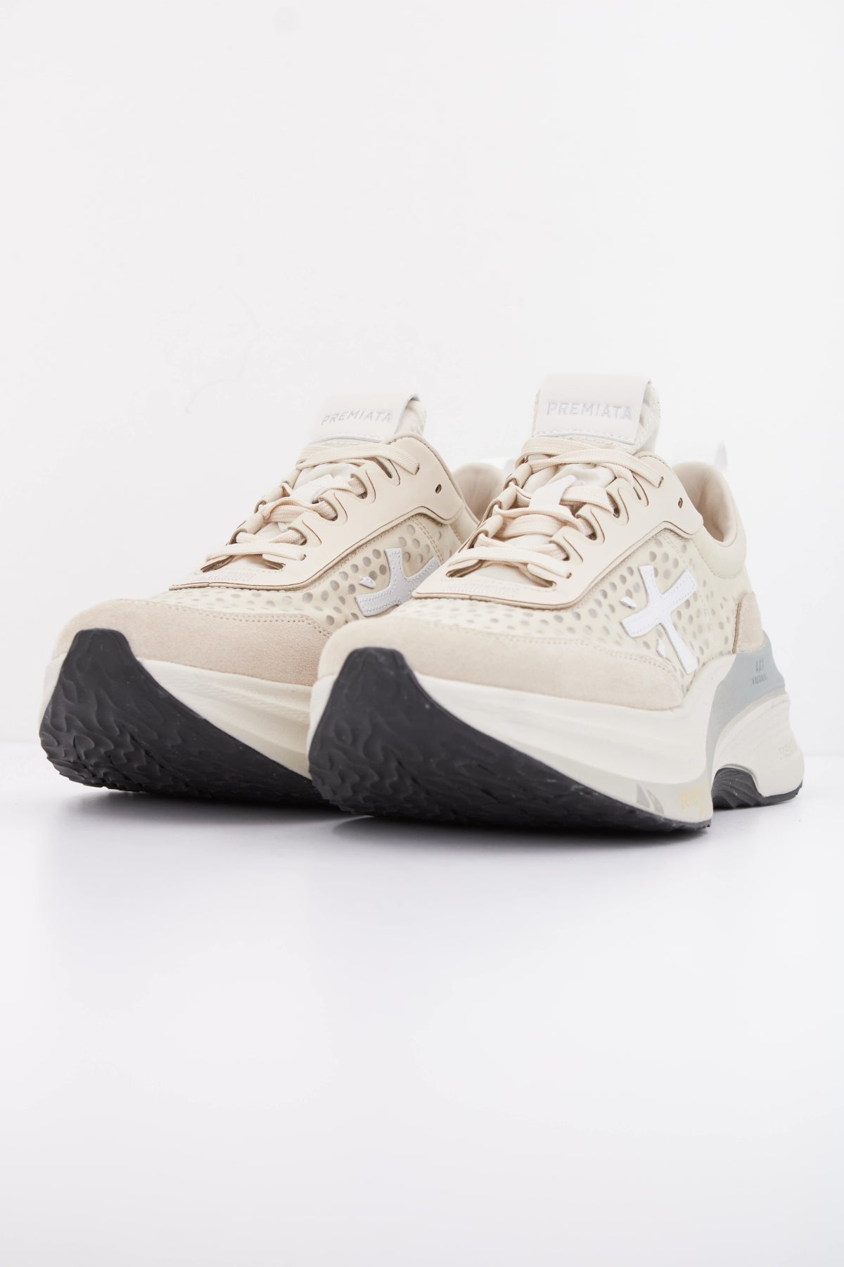 PREMIATA HILL  en color BEIS  (2)