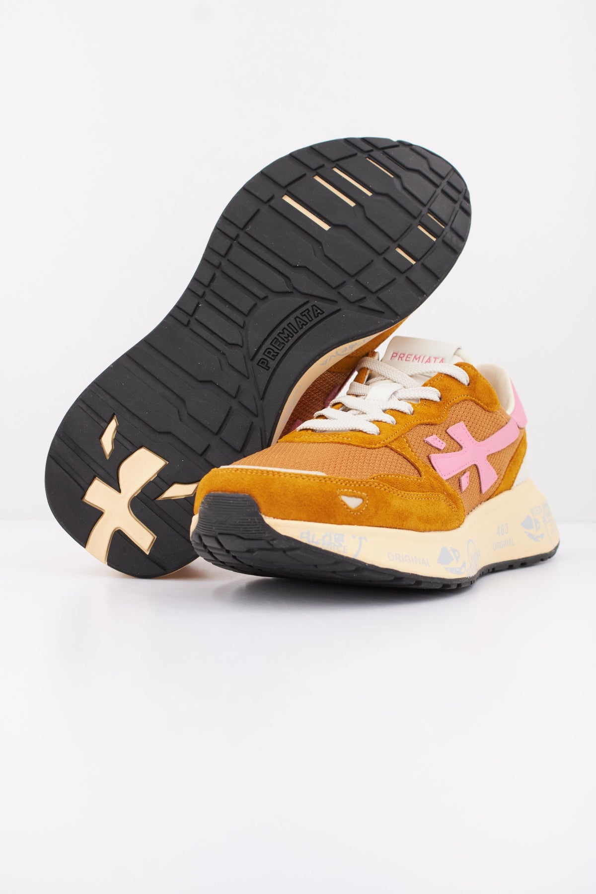 PREMIATA LAURYN  en color AMARILLO  (5)