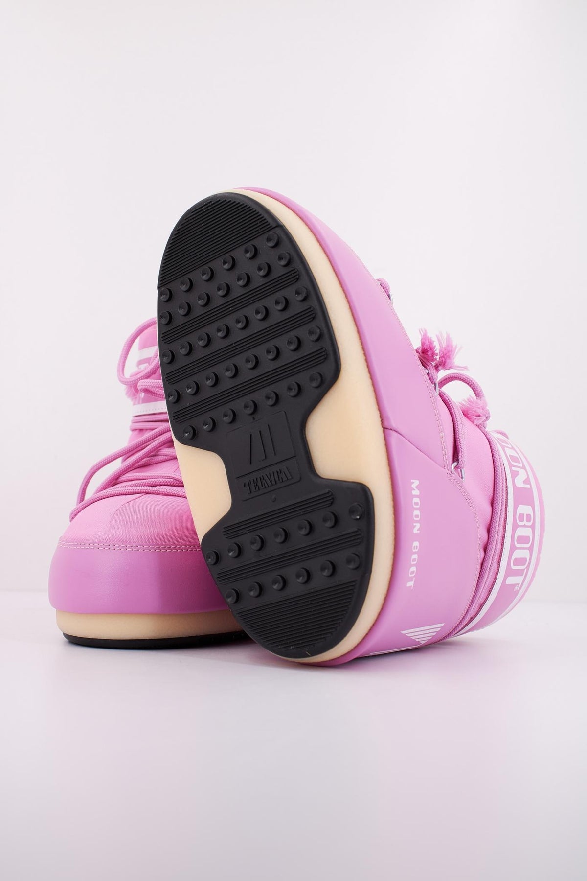 MOON BOOT ICON LOW NYLON   en color ROSA  (5)