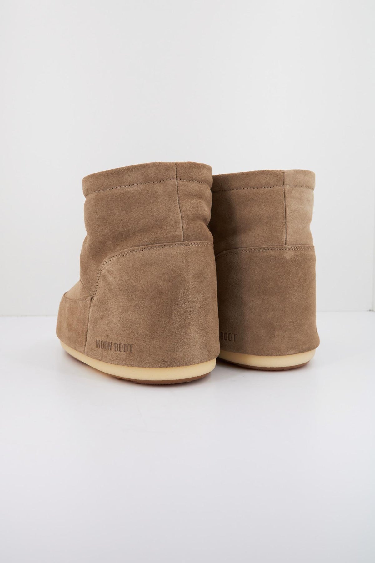 MOON BOOT ICON LOW NOLACE SUEDE   en color MARRON  (3)