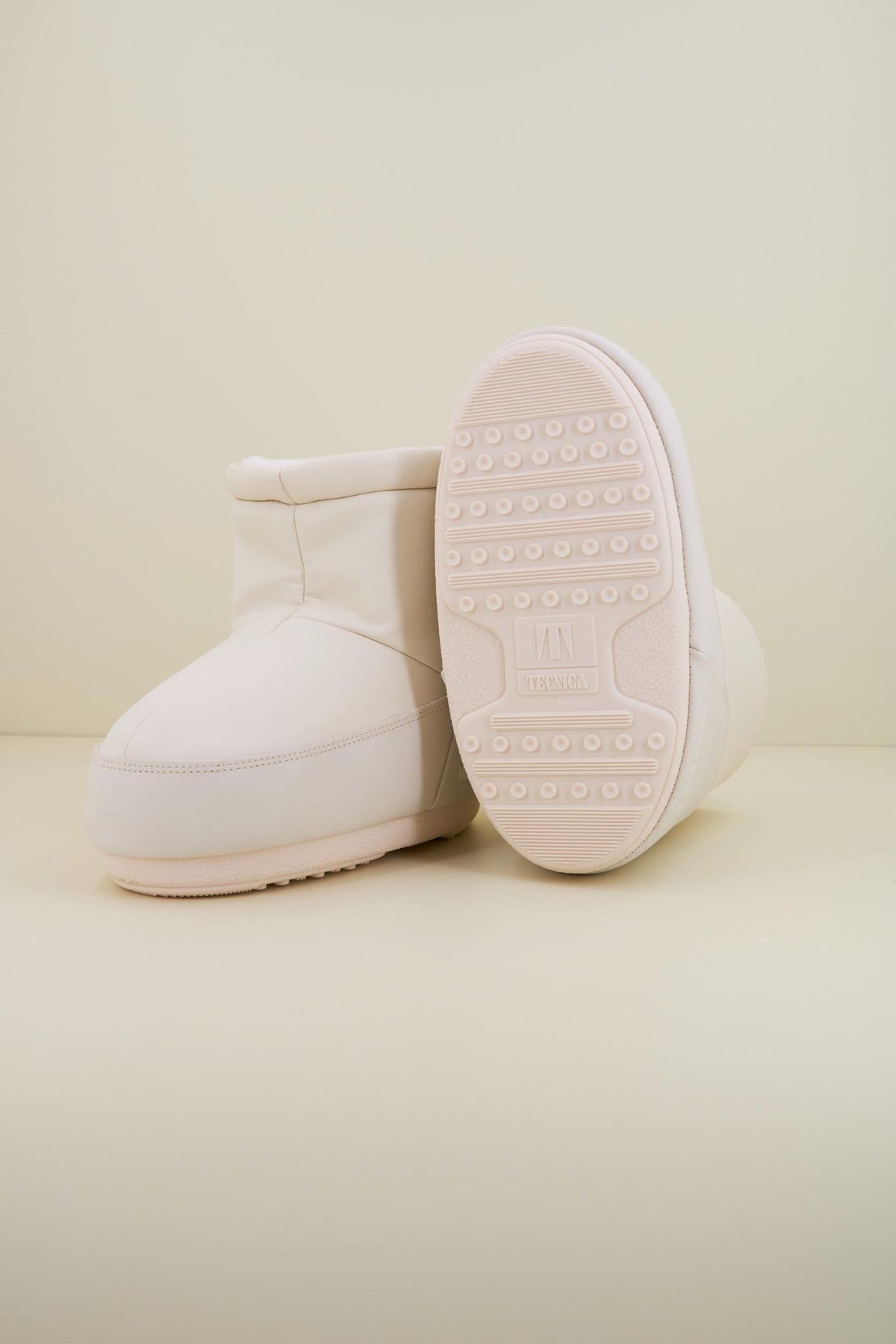 MOON BOOT ICON LOW NOLACE RUBBER   en color BLANCO  (4)