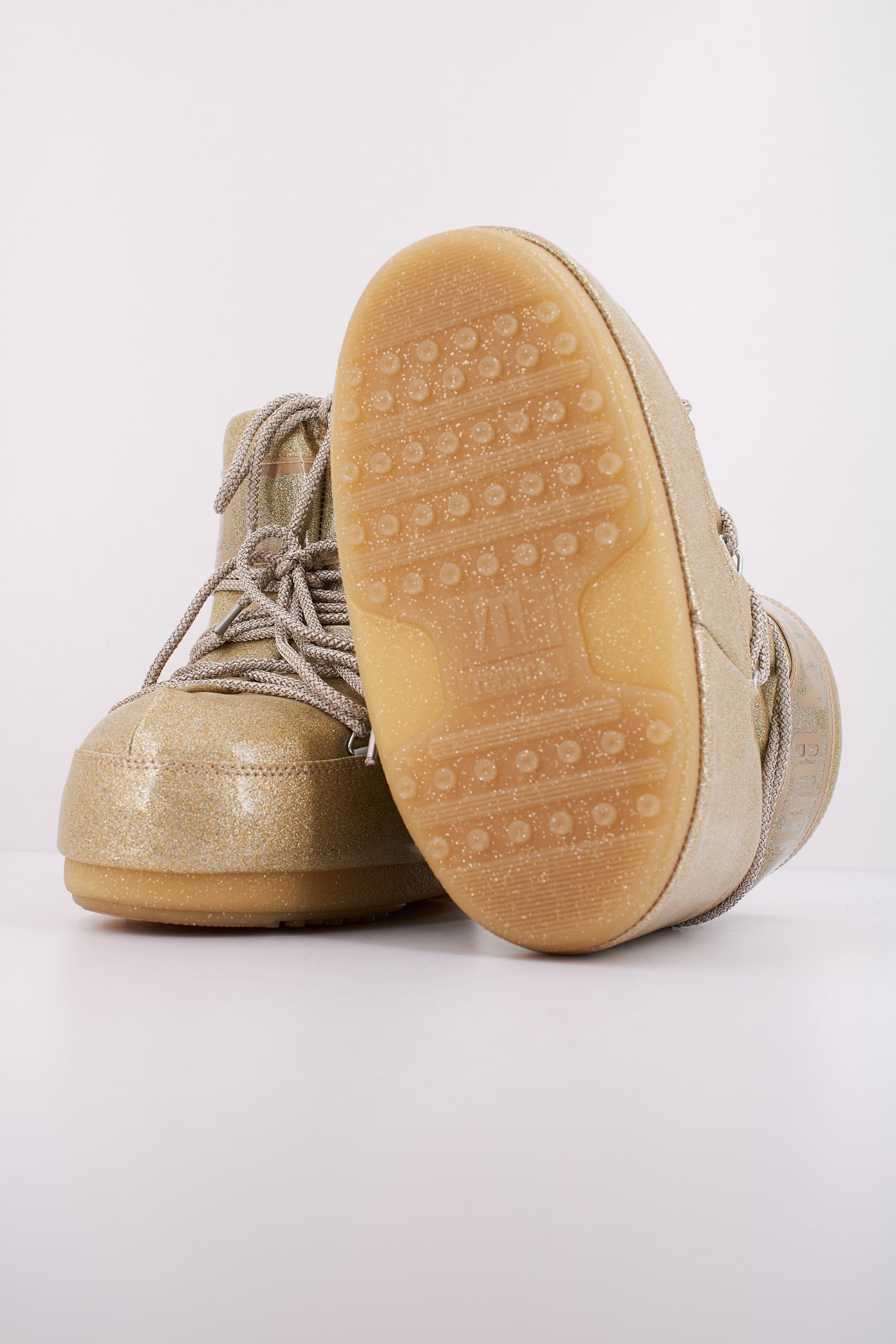 MOON BOOT MB ICON LOW GLITTER en color ORO  (5)