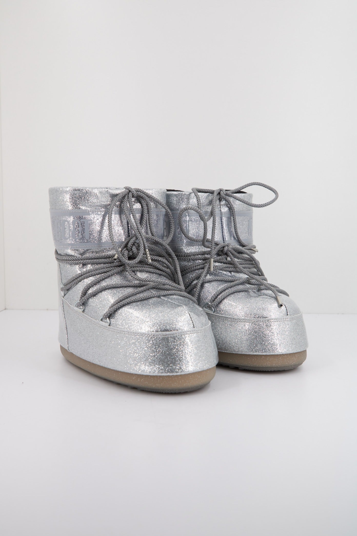 MOON BOOT MB ICON LOW GLITTER en color PLATA  (2)