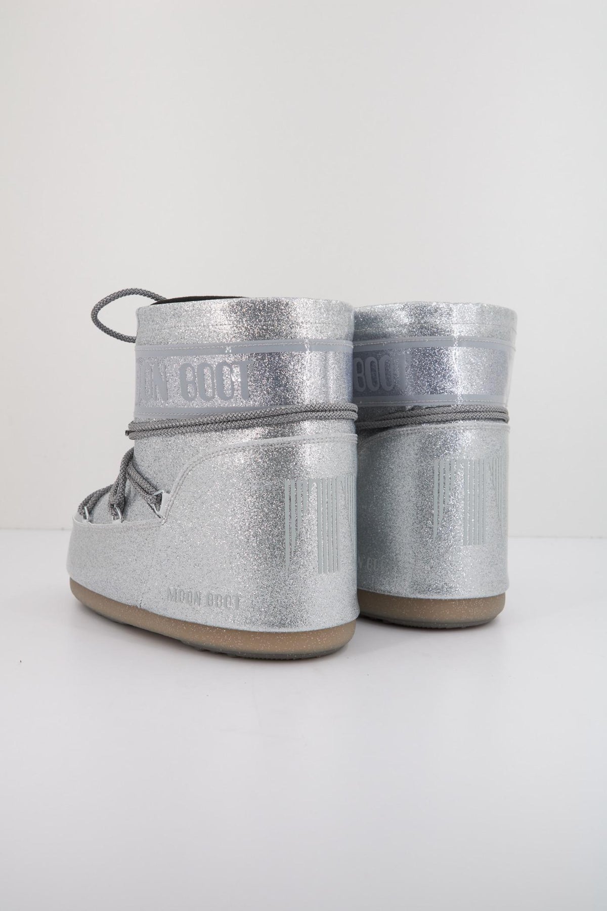 MOON BOOT ICON LOW GLITTER   en color PLATA  (3)
